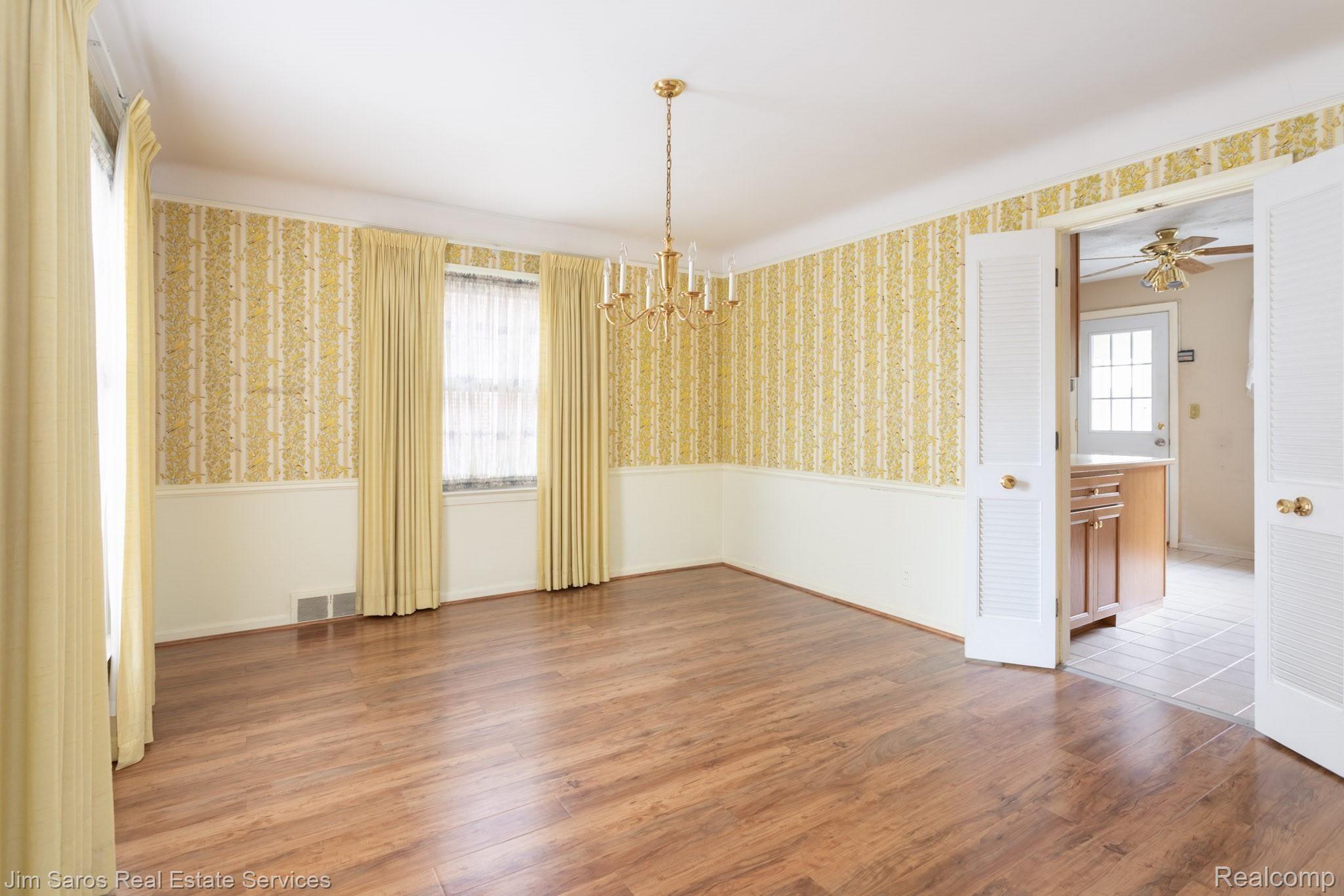 1680 Fairholme Road Grosse Pointe, MI 48236 - Photo 8 of 29 20.jpg