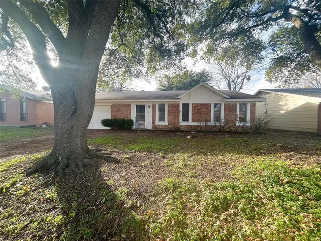 $1,695 | 2641 Arlington Lane, Lancaster, TX 75134