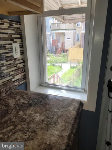 a view of empty room with window