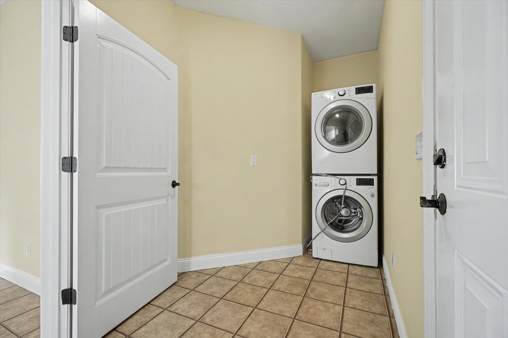1505 Stonebluff Court Champaign, IL 61822 - Photo 29 of 33