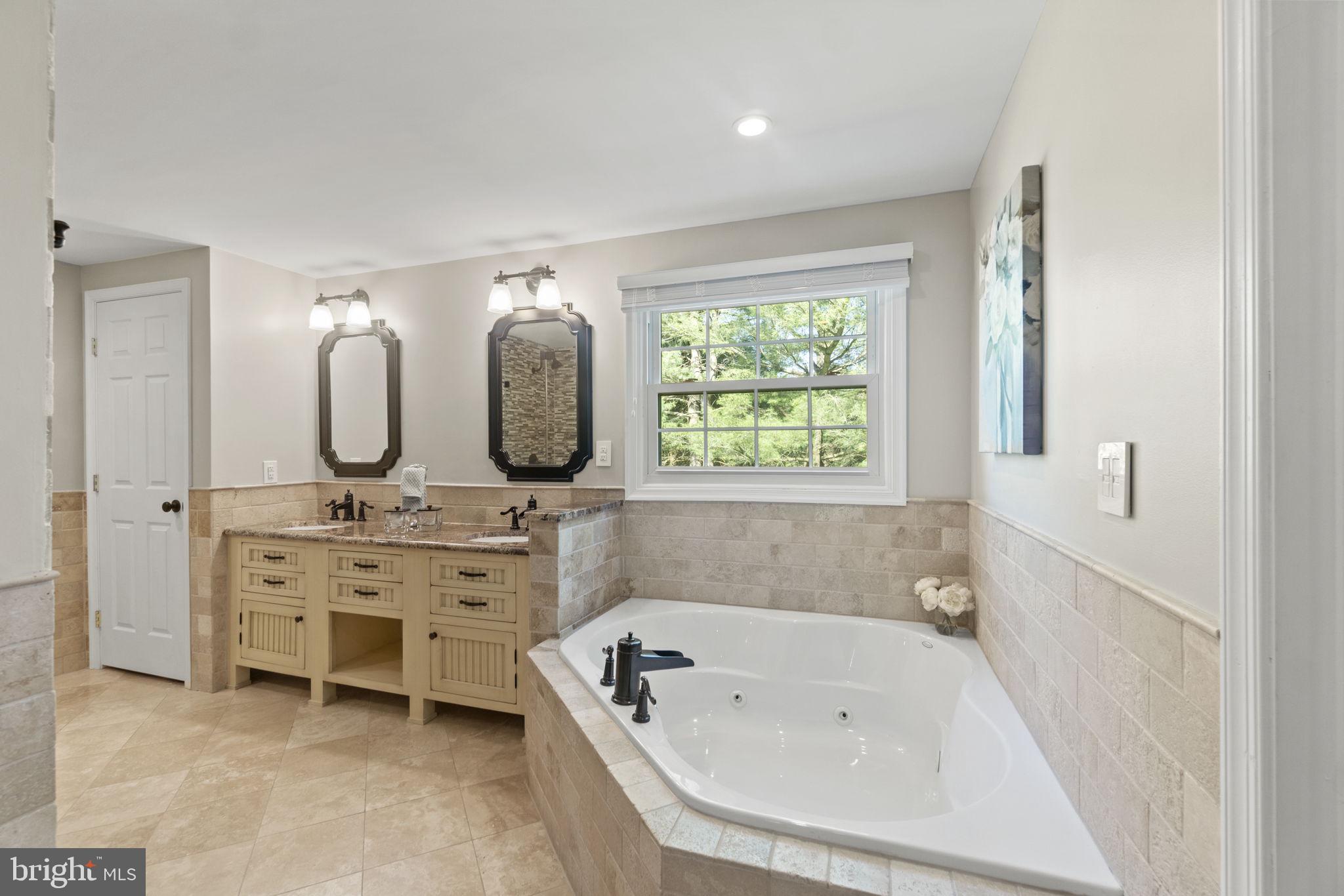 12741 Triple Crown Road North Potomac, MD 20878 - Photo 22 of 41 Owners' Suite Bathroom