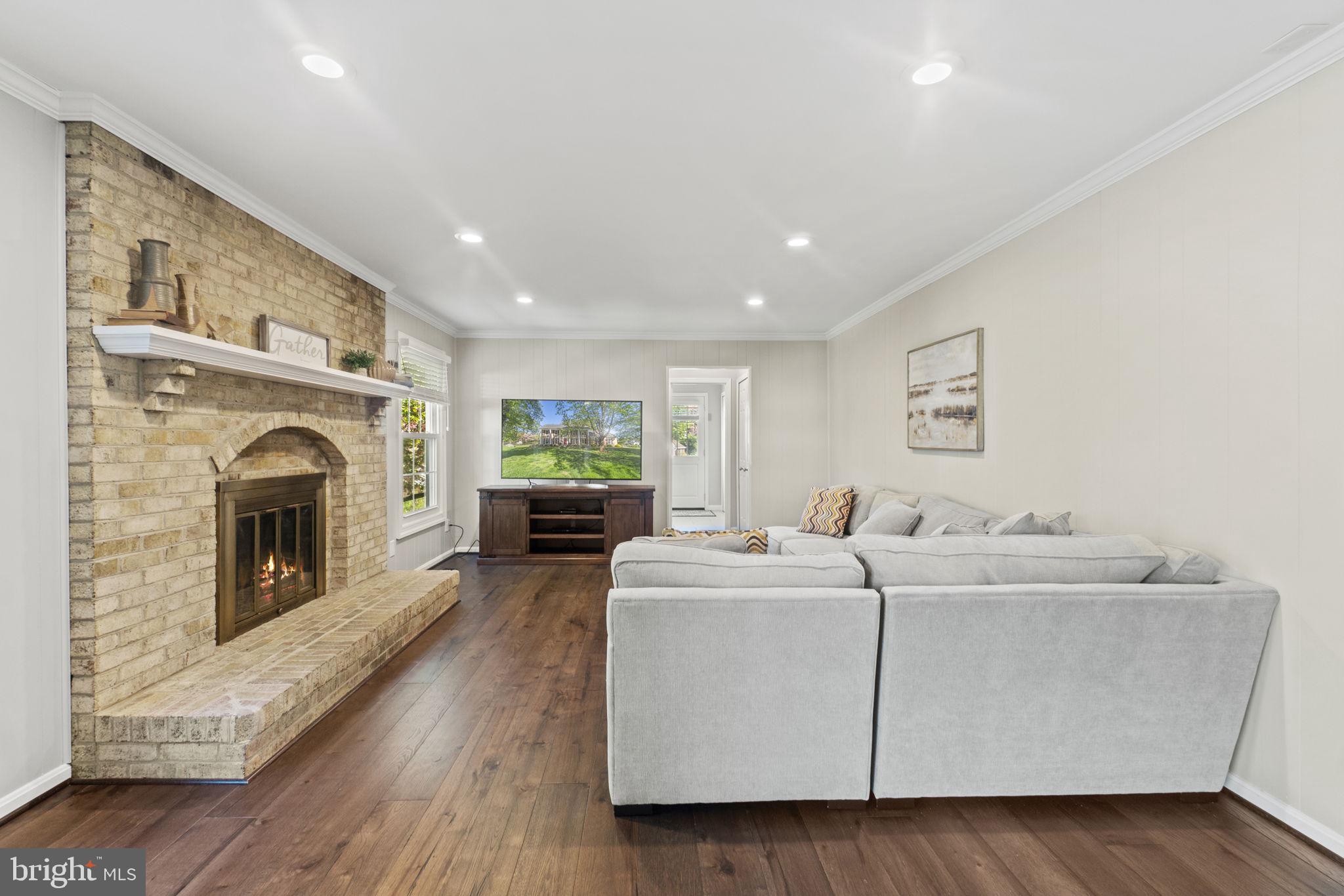 12741 Triple Crown Road North Potomac, MD 20878 - Photo 10 of 41 Family Room