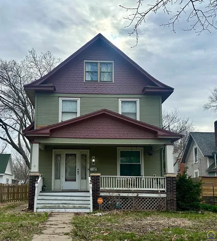 $137,500 | 326 Southwest Quinton Avenue, Topeka, KS 66606