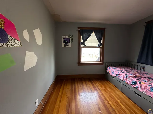 $137,500 | 326 Southwest Quinton Avenue, Topeka, KS 66606