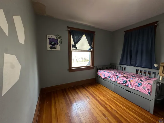 $137,500 | 326 Southwest Quinton Avenue, Topeka, KS 66606