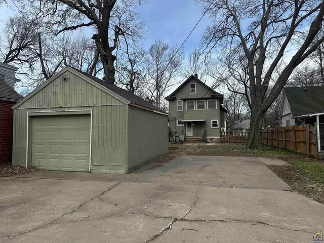 $137,500 | 326 Southwest Quinton Avenue, Topeka, KS 66606