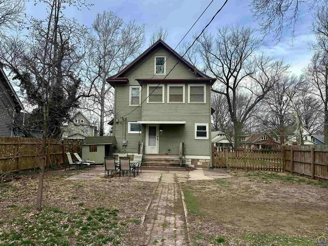 $137,500 | 326 Southwest Quinton Avenue, Topeka, KS 66606