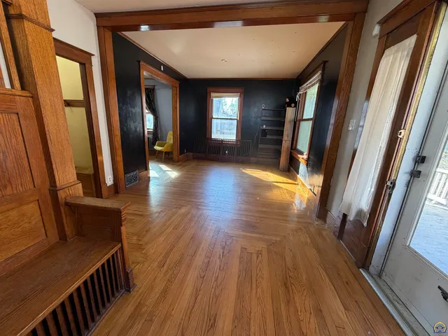 $137,500 | 326 Southwest Quinton Avenue, Topeka, KS 66606