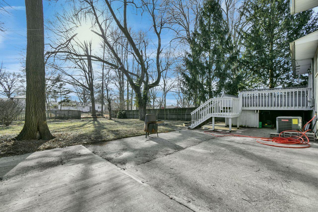 1227 Belden Road Columbus, OH 43229 - Photo 28 of 32 Patio