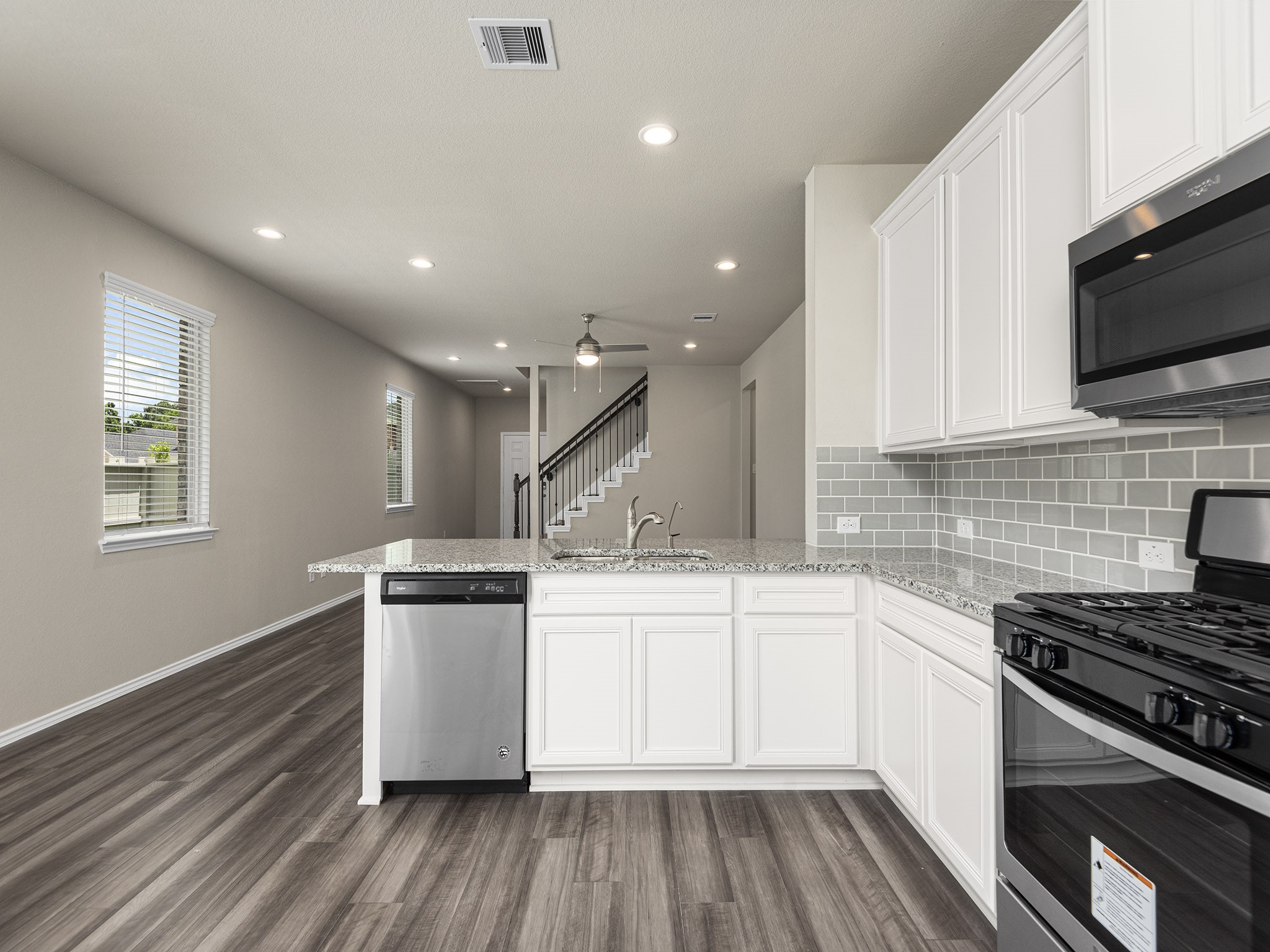 9278 Inland Leather Lane Conroe, TX 77385 - Photo 7 of 35