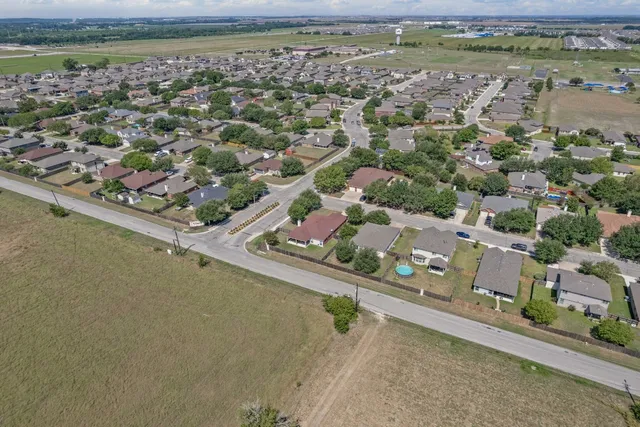 $304,999 | 1516 Paint Brush Drive, Lockhart, TX 78644