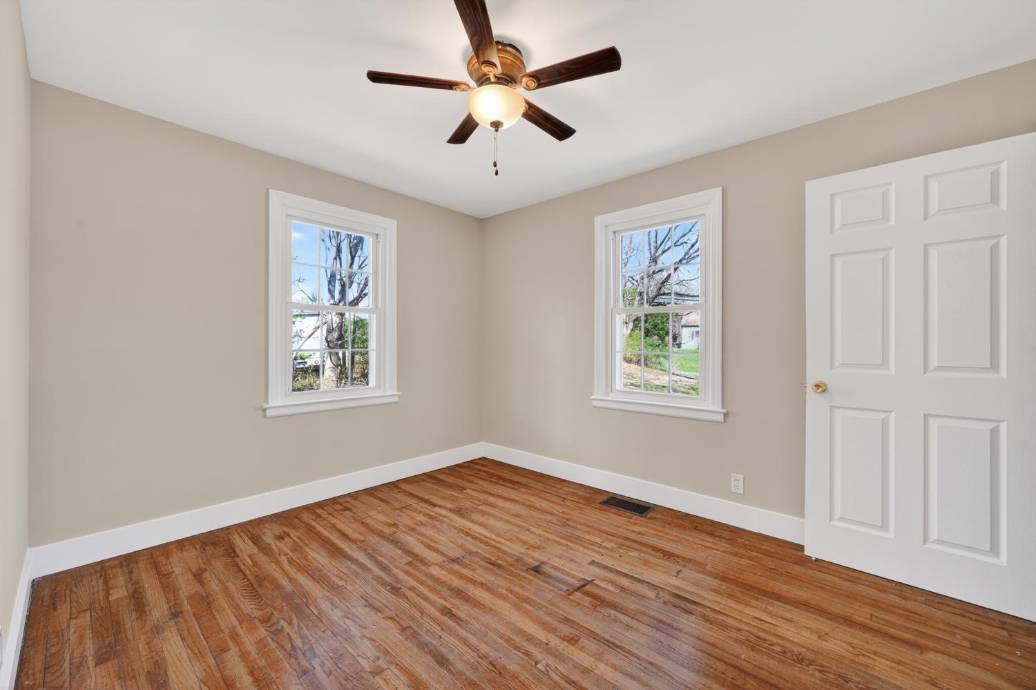 25011 State Line Road Lawrenceburg, IN 47025 - Photo 14 of 32