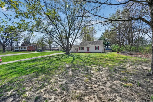 $249,900 | 25011 State Line Road, Lawrenceburg, IN 47025