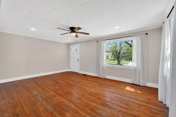 $249,900 | 25011 State Line Road, Lawrenceburg, IN 47025