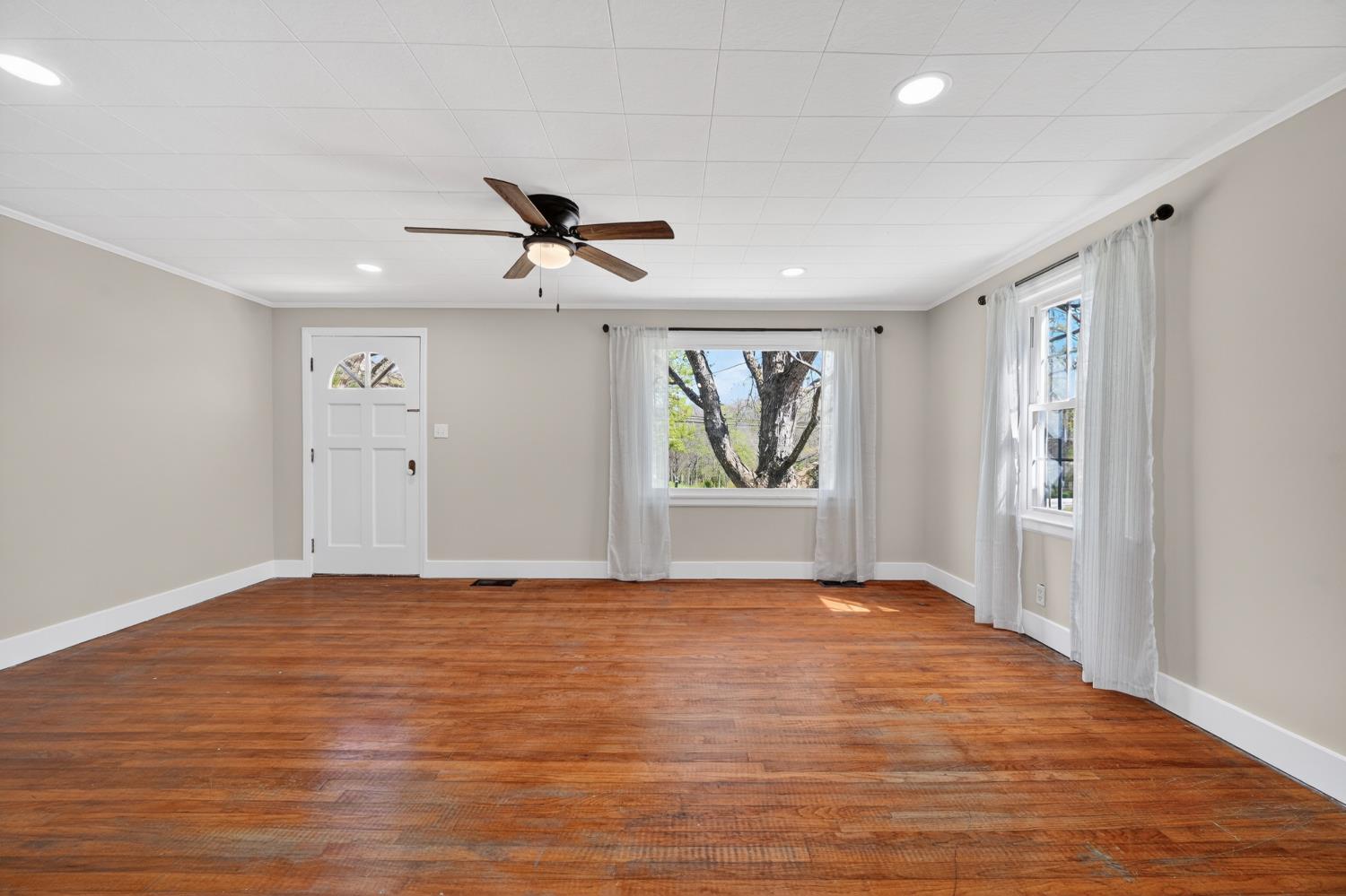 25011 State Line Road Lawrenceburg, IN 47025 - Photo 4 of 32