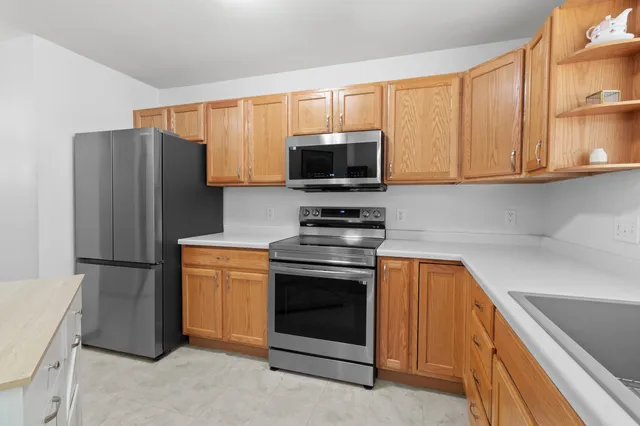 $310,000 | 6725 Reston Heights Drive, Unit 3, Madison, WI 53718