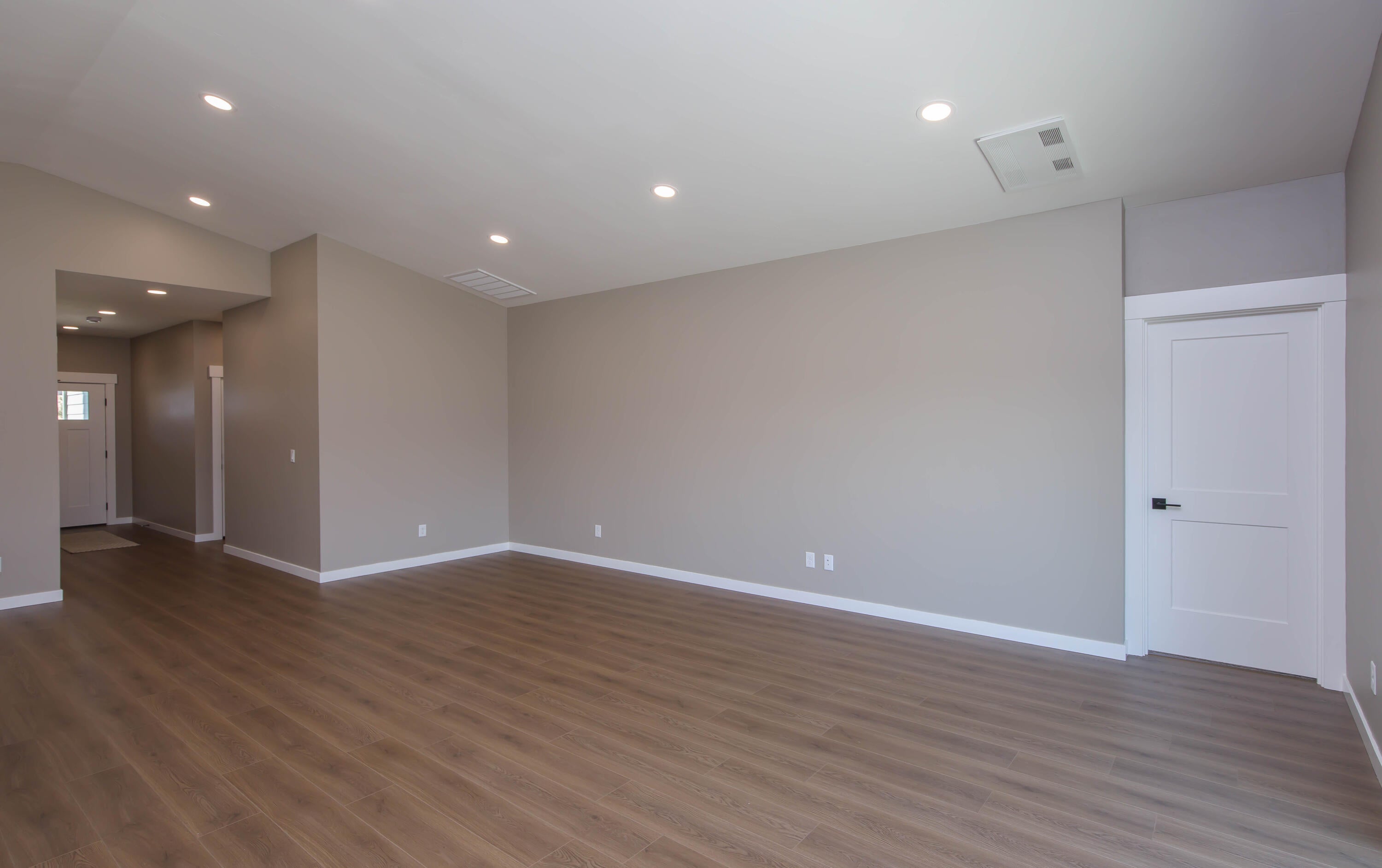 258 Christopher Way Talent, OR 97540 - Photo 15 of 33 15
