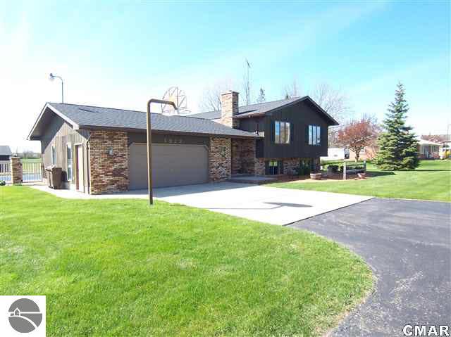1923 North Mission Road Mount Pleasant, MI 48858 - Photo 2 of 20 1774127-1.JPG