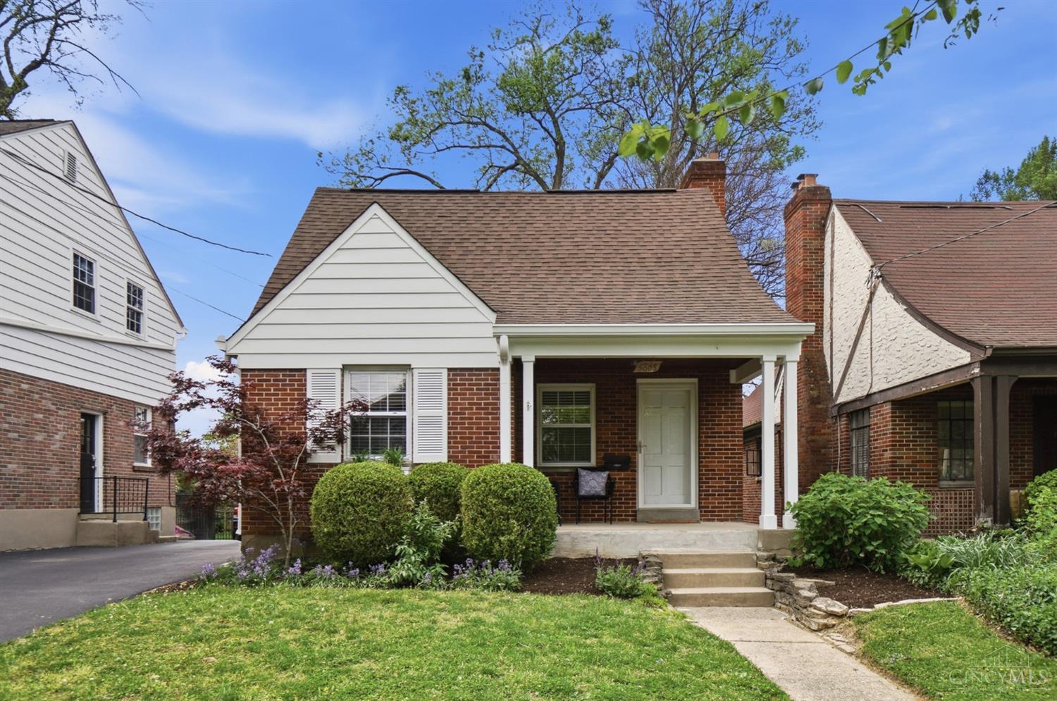 3863 Homewood Road Cincinnati, OH 45227 - Photo 1 of 44