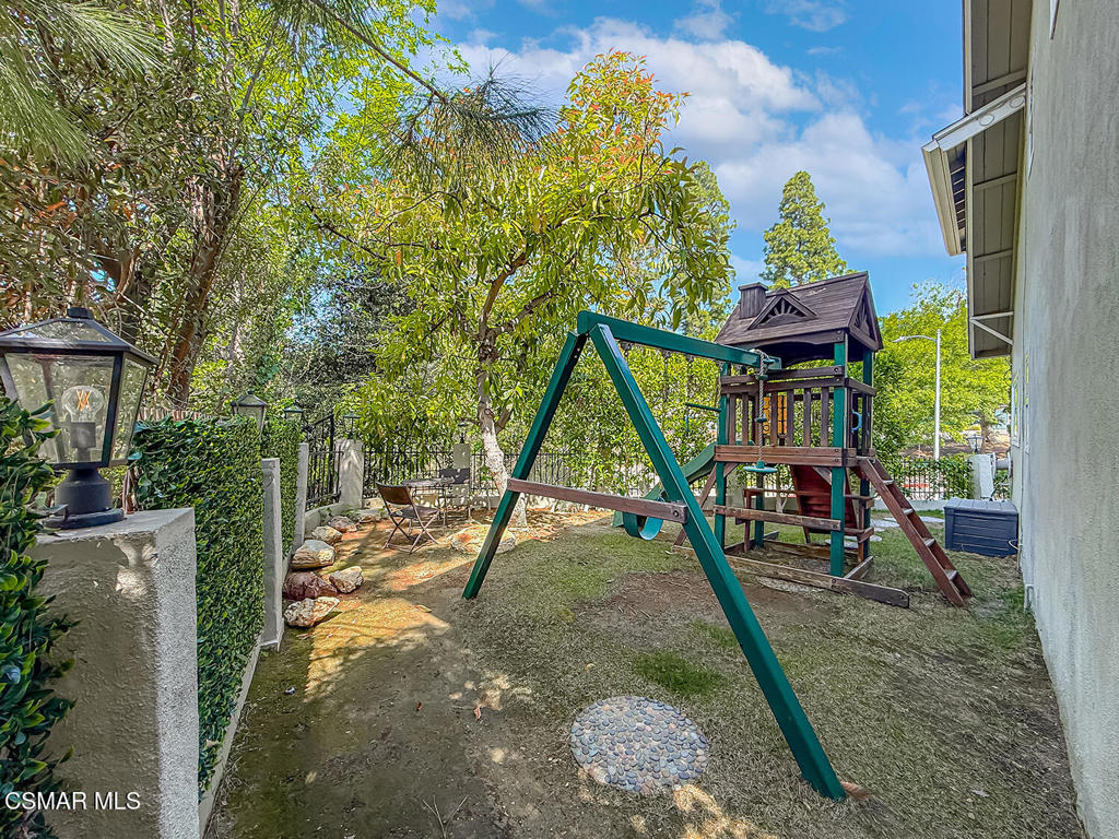 4184 Lanai Road Encino, CA 91436 - Photo 27 of 32 a view of outdoor space