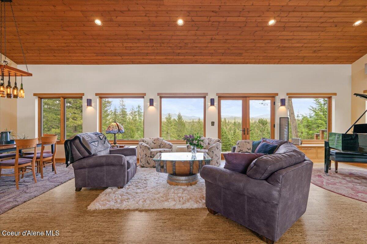 19712 North Cottagewood Lane Rathdrum, ID 83858 - Photo 16 of 41 37-Living Room
