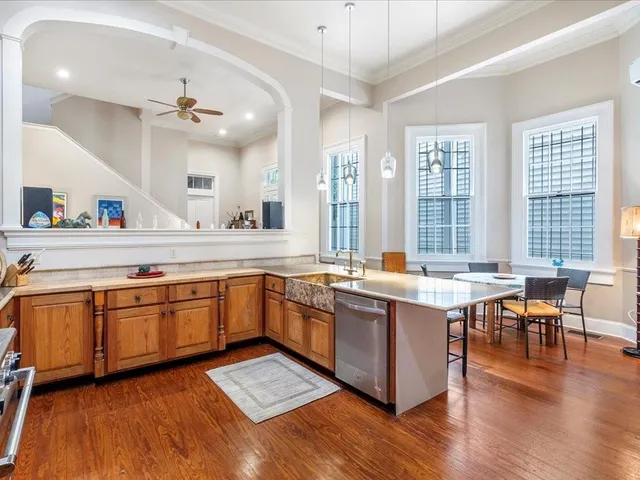 $1,100,000 | 1454 Magazine Street, New Orleans, LA 70130