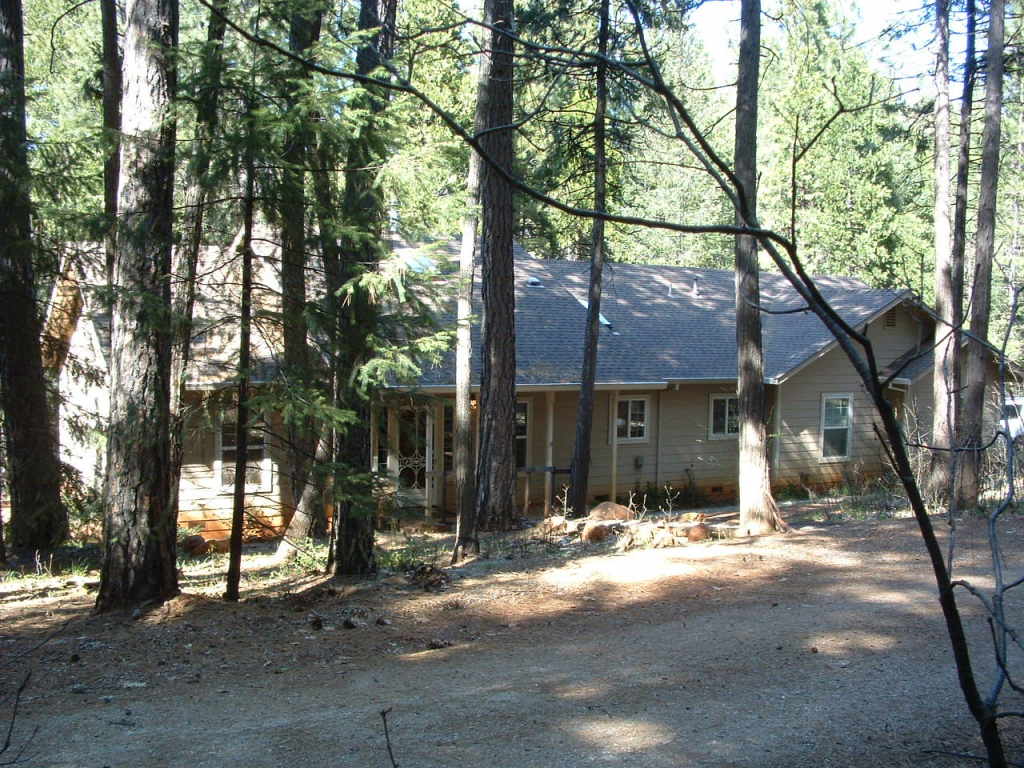 30100 1 Hundred Road Shingletown, CA 96088 - Photo 2 of 20 Front View