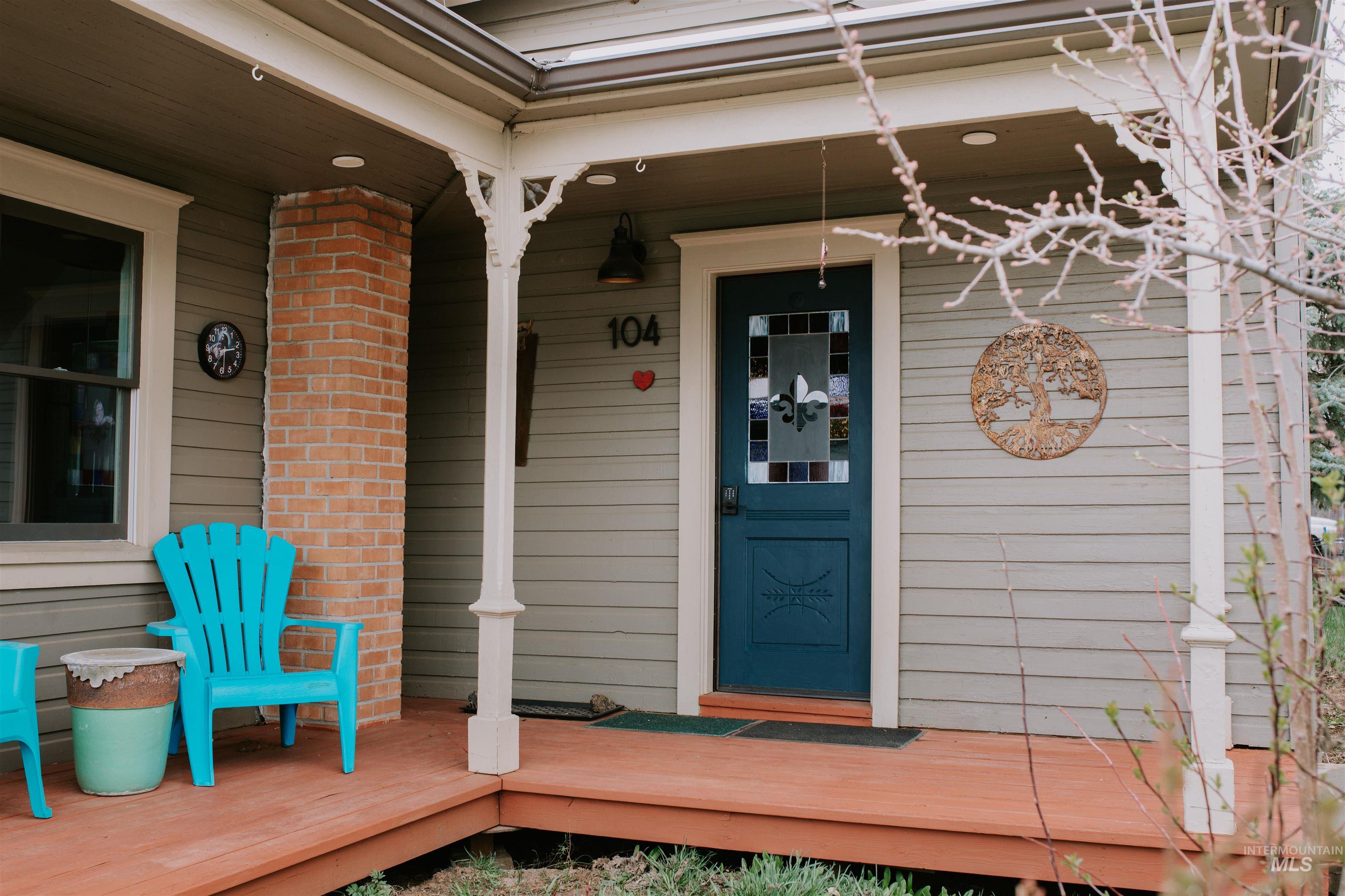 104 North Fairfield Street Council, ID 83612 - Photo 3 of 32 Property entrance featuring covered porch and brick siding