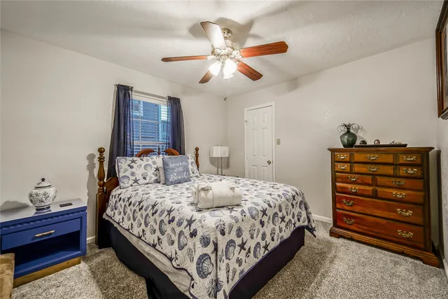 $2,200 | 1320 Avenue L, Galveston, TX 77550