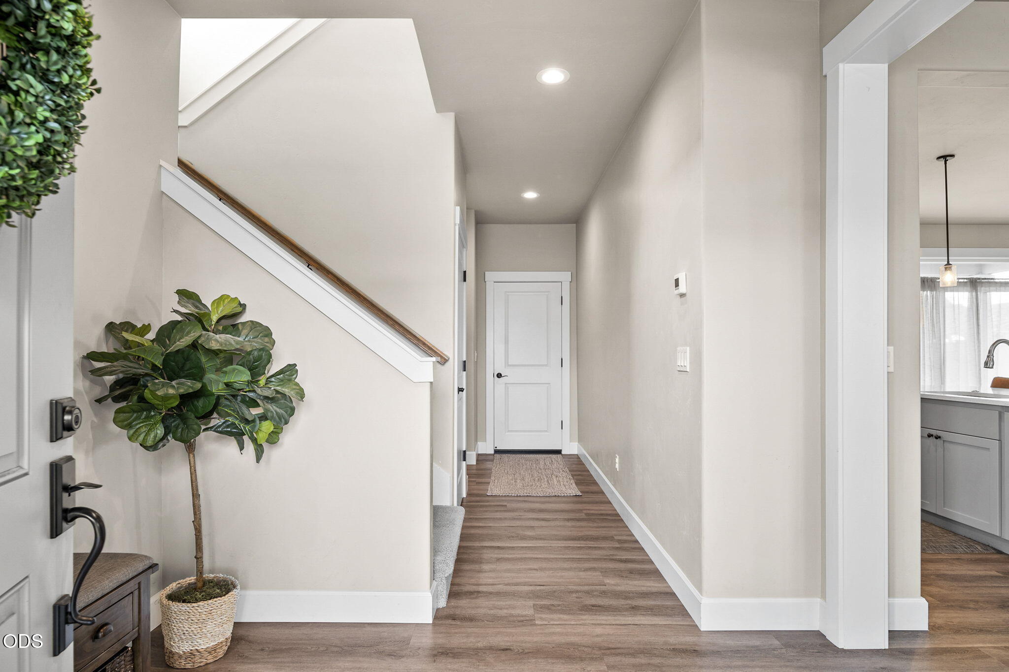 736 Northwest 27th Street Redmond, OR 97756 - Photo 4 of 26