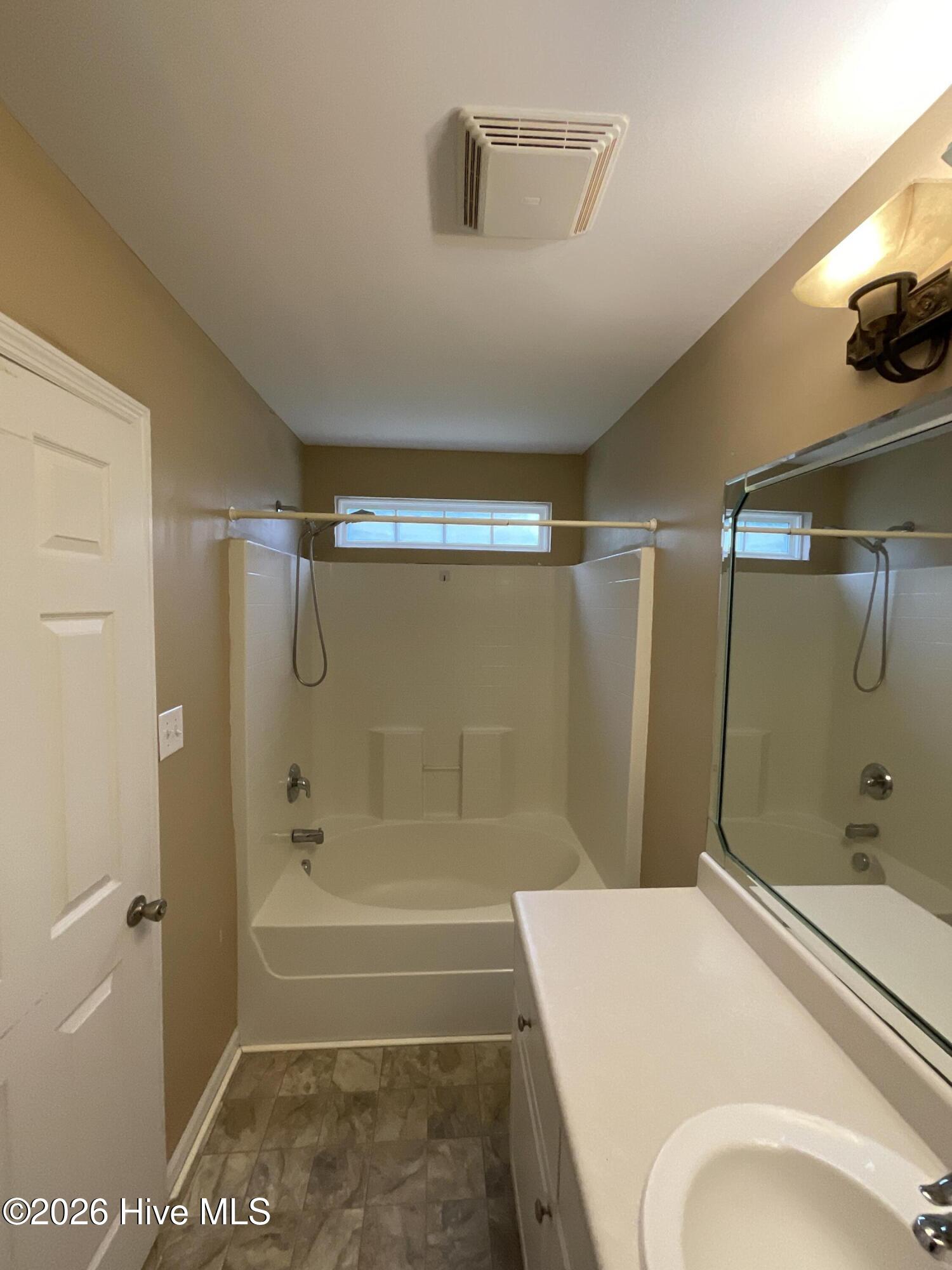 567 Cranberry Circle Grovetown, GA 30813 - Photo 17 of 20 Primary Bathroom