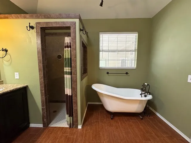 $475,000 | 2865 Oak Creek Drive, Paris, TX 75462