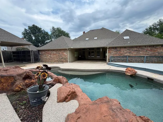 $475,000 | 2865 Oak Creek Drive, Paris, TX 75462