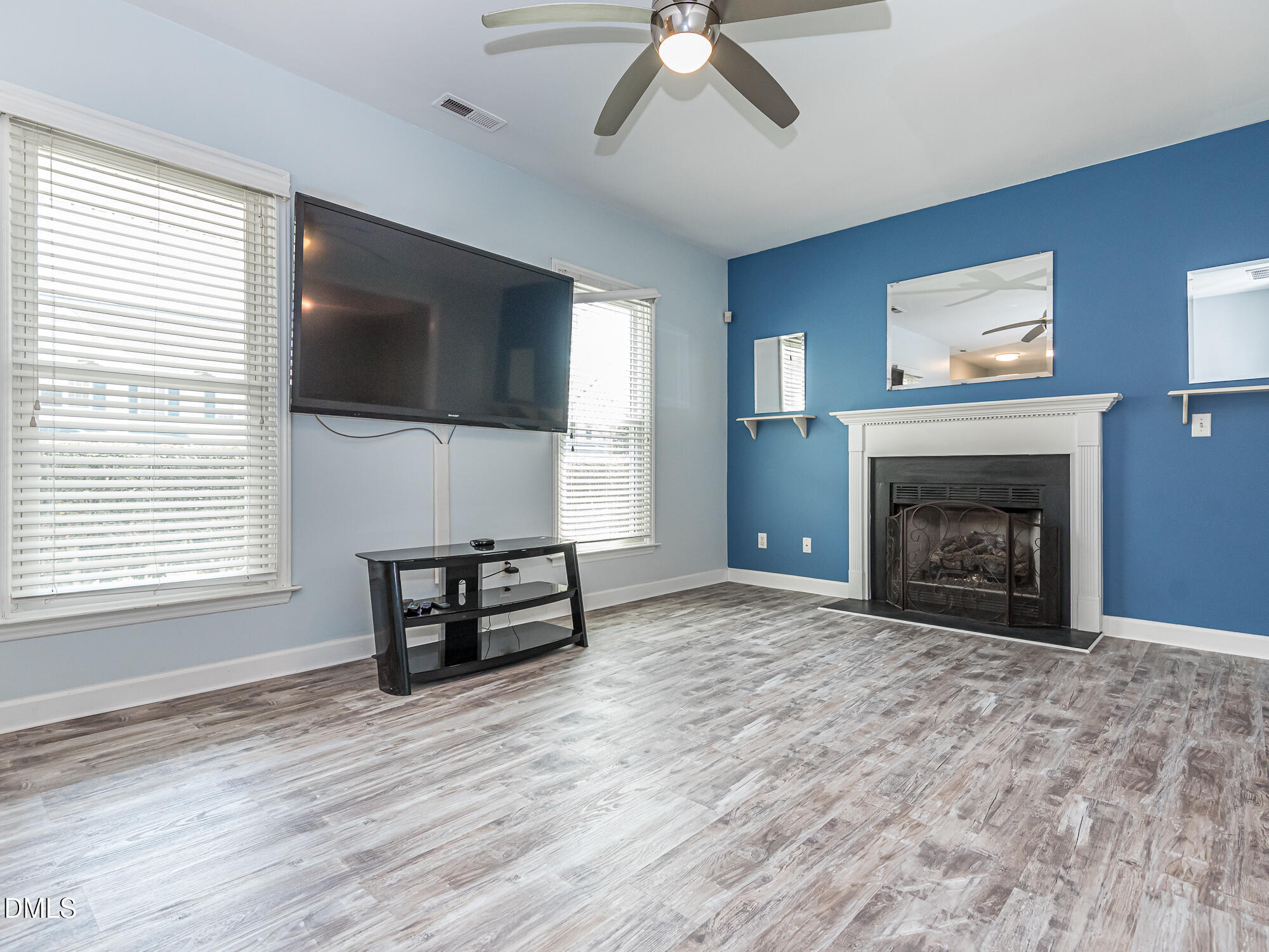 2113 Haig Point Way Raleigh, NC 27604 - Photo 5 of 40 InTrust_Realty_Lee_2113_Haig_Point-9134