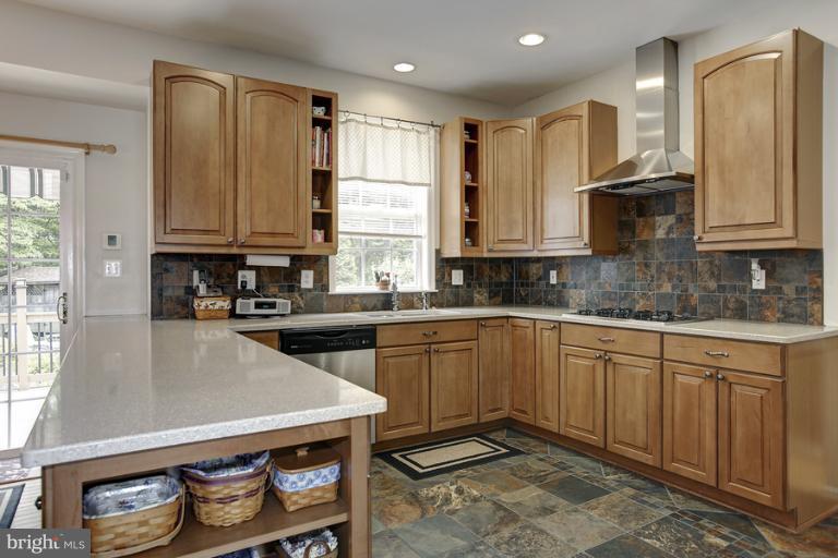 613 Havenhill Road Edgewater, MD 21037 - Photo 9 of 26 Kitchen