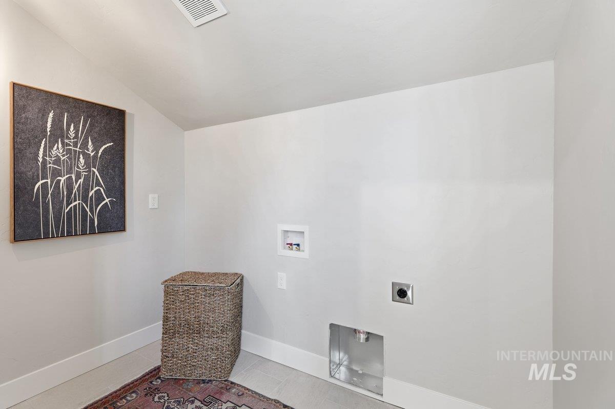 2310 West Frederic Street Boise, ID 83705 - Photo 33 of 42 2nd laundry or kitchenette/wetbar upstairs