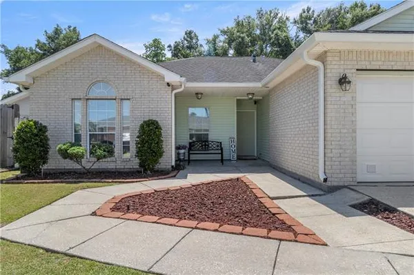 $249,000 | 2505 Delta Pointe Drive, Marrero, LA 70072