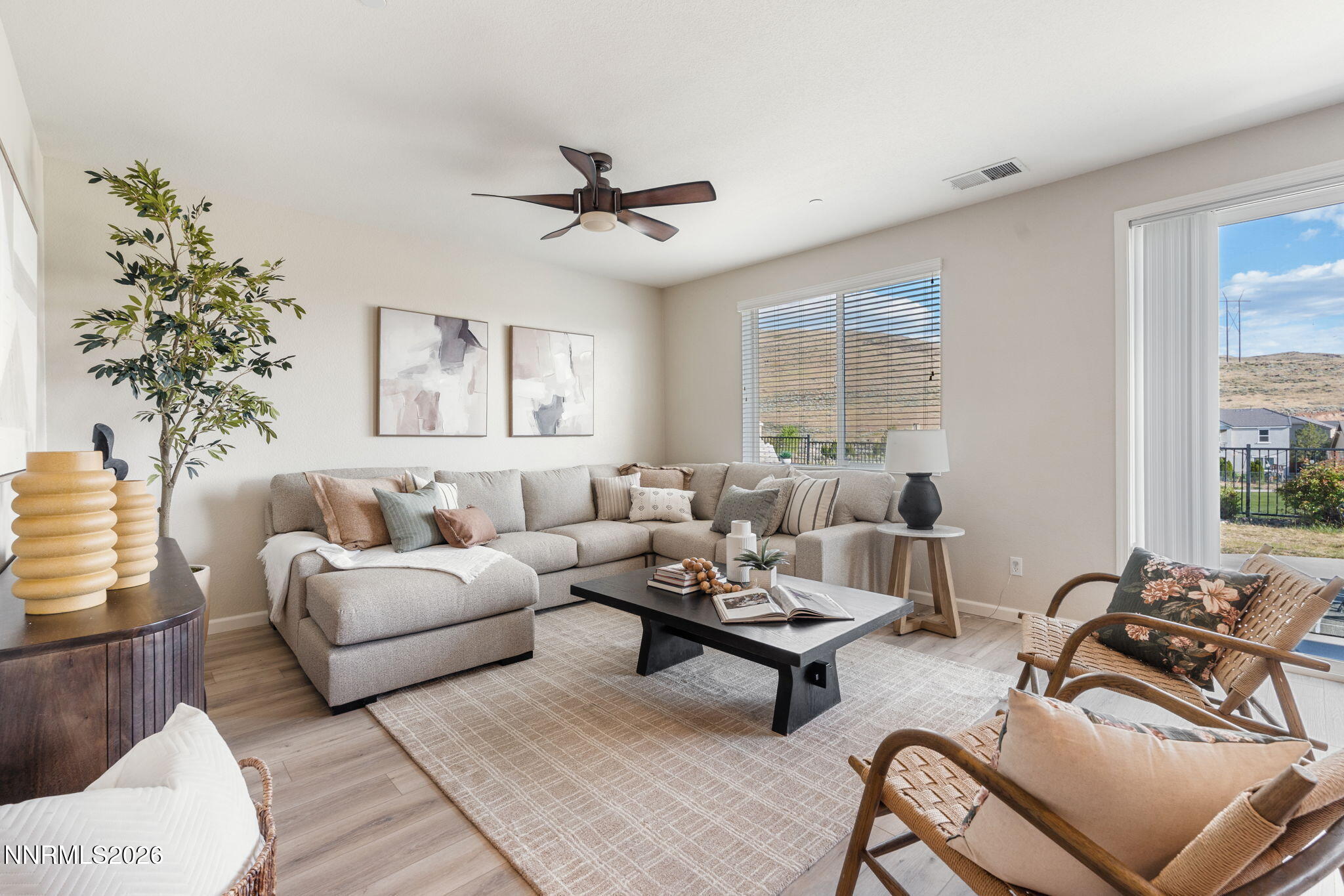 2995 Brachetto Loop Sparks, NV 89434 - Photo 5 of 45 Living Room