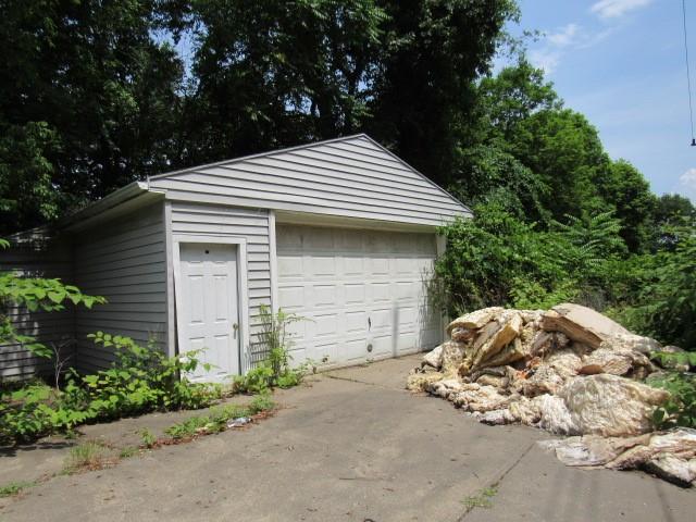 4288 Hochberg Road Pittsburgh, PA 15235 - Photo 3 of 23 Gallery Image 3