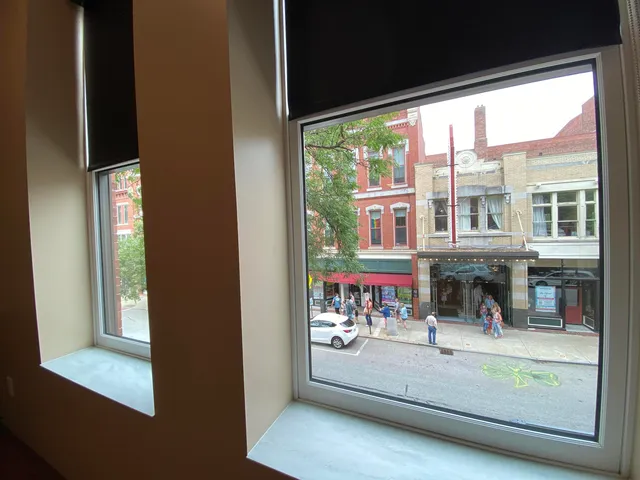 $1,699 | 83 Hanover Street, Unit 210, Manchester, NH 03101