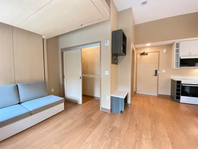 $1,699 | 83 Hanover Street, Unit 210, Manchester, NH 03101