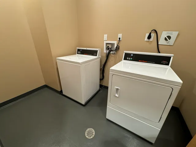 $1,699 | 83 Hanover Street, Unit 210, Manchester, NH 03101