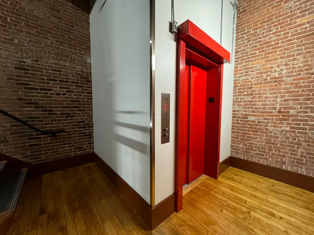 $1,699 | 83 Hanover Street, Unit 210, Manchester, NH 03101