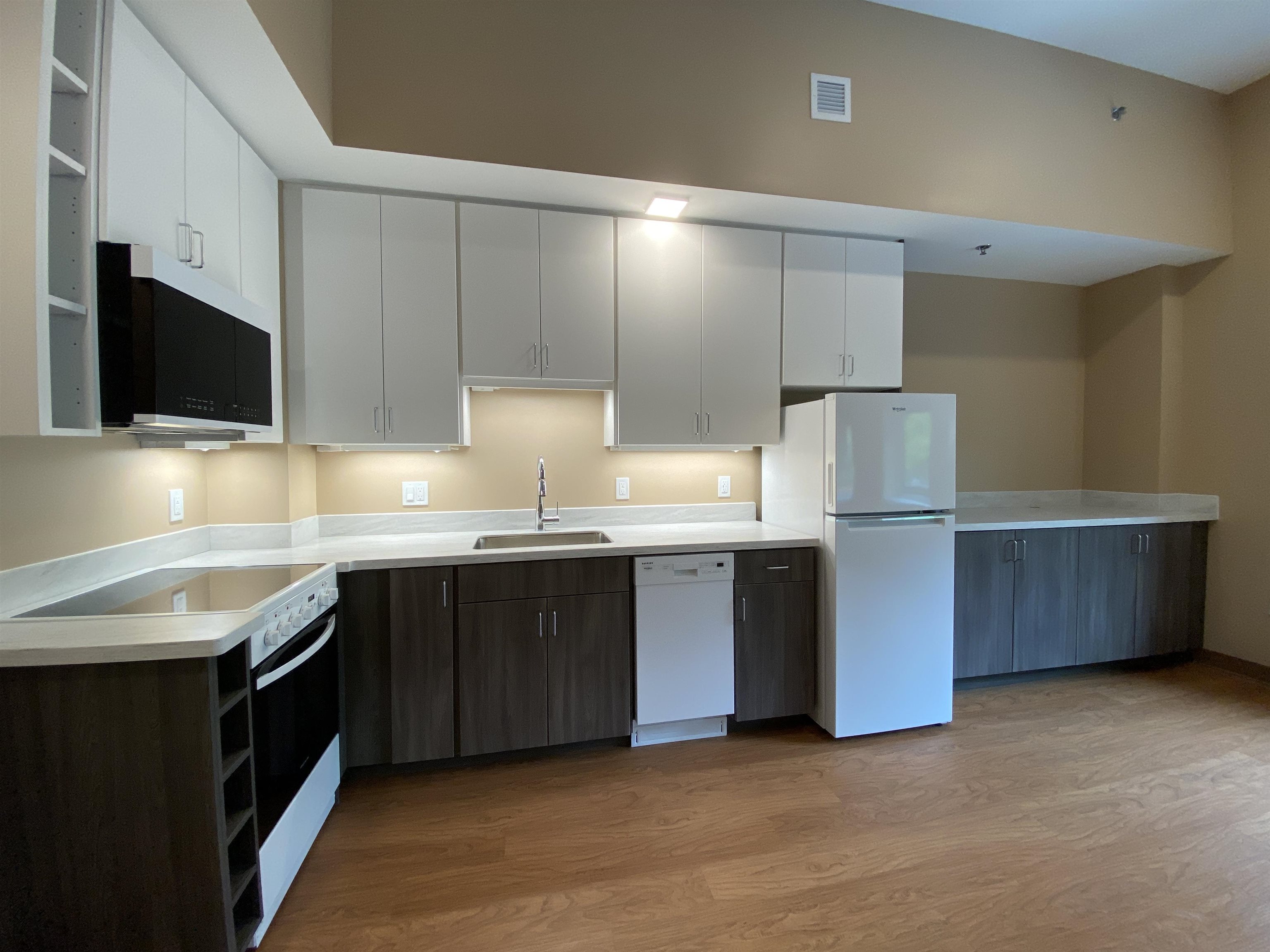 83 Hanover Street, Unit 210 Manchester, NH 03101 - Photo 9 of 36