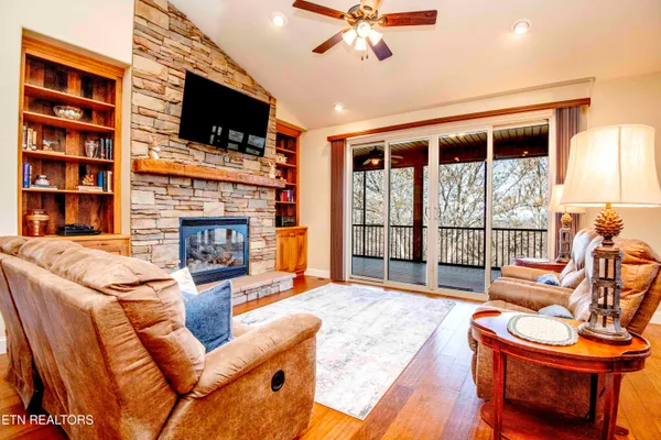 $1,200,000 | 2278 Lower Rinehart Road, Dandridge, TN 37725