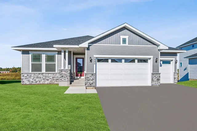$520,000 | 1494 Tyrone Drive, Shakopee, MN 55379