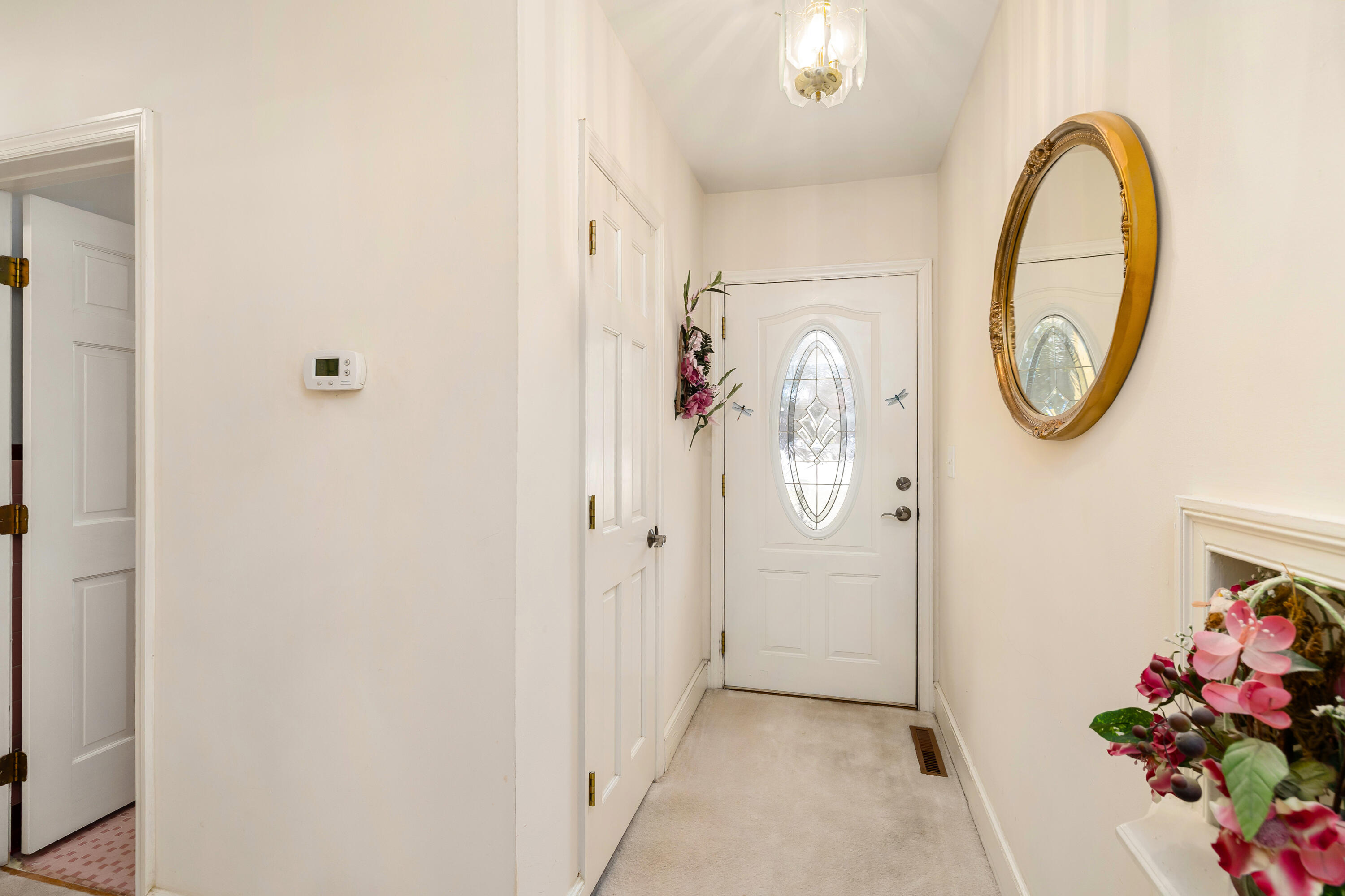 543 West Calhoun Street Sumter, SC 29150 - Photo 28 of 41 front foyer