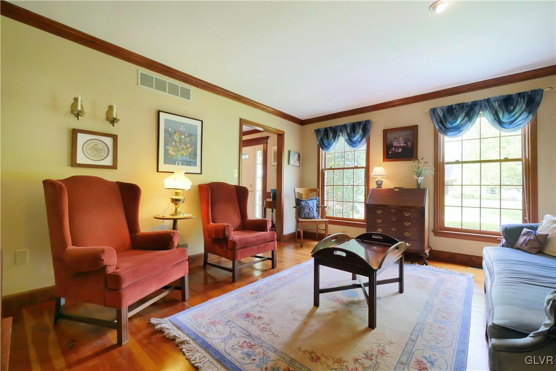 2820 Cross Creek Road Bethlehem, PA 18017 - Photo 3 of 33 Gallery Image 3
