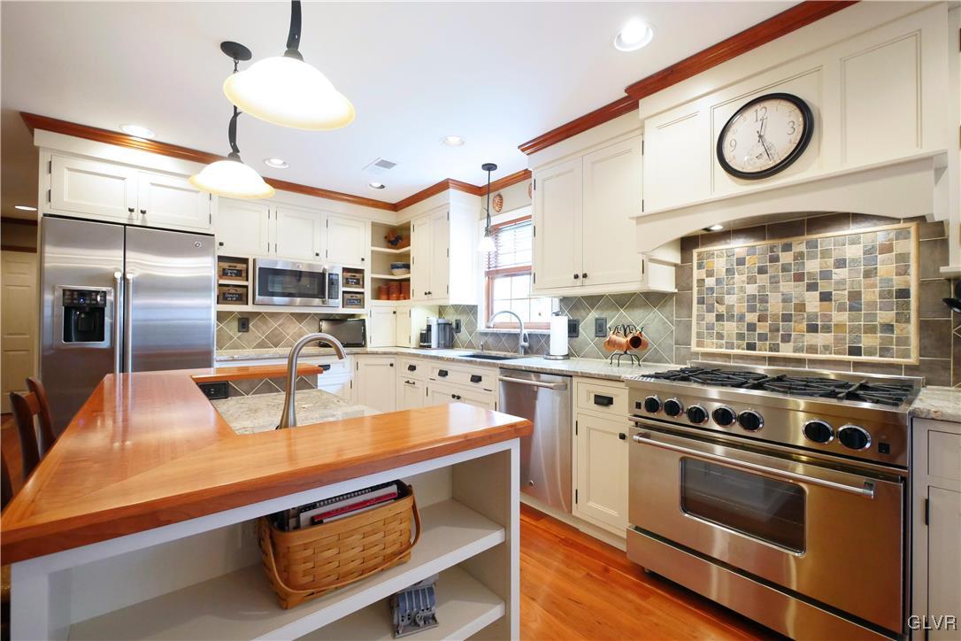 2820 Cross Creek Road Bethlehem, PA 18017 - Photo 7 of 33 Gallery Image 7