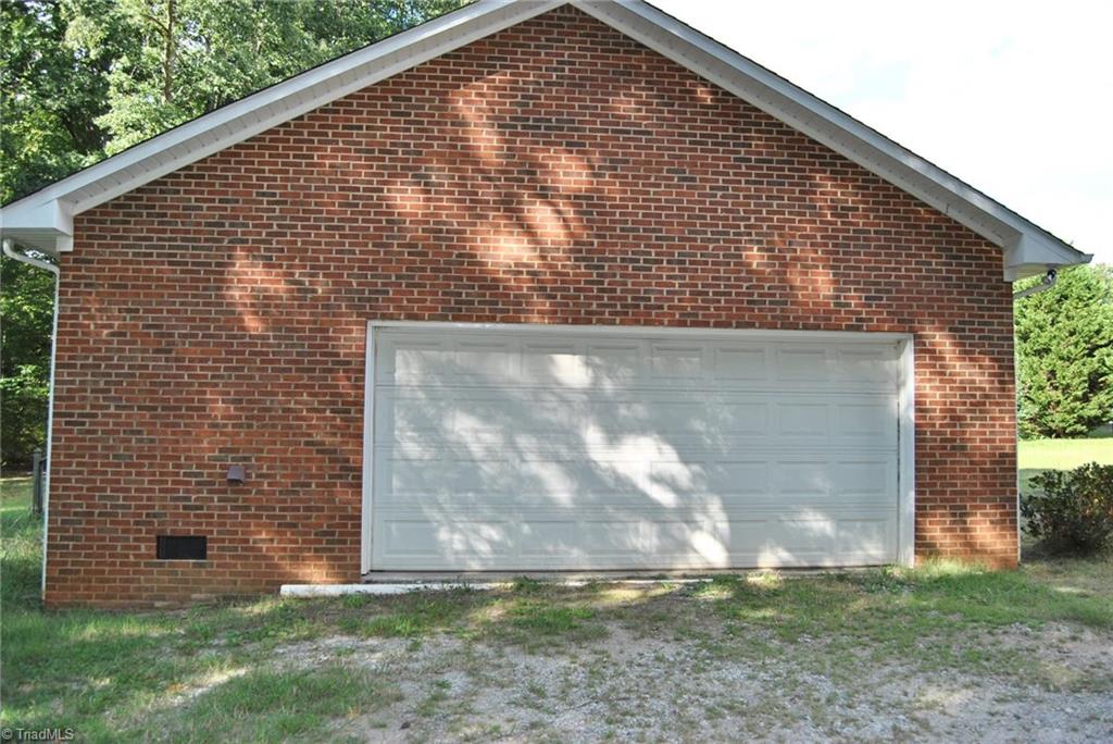 279 Gladstone Road Mocksville, NC 27028 - Photo 2 of 26 Gallery Image 2
